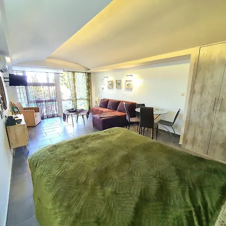 Magical View 2 Asproneri, * Kamena Vourla