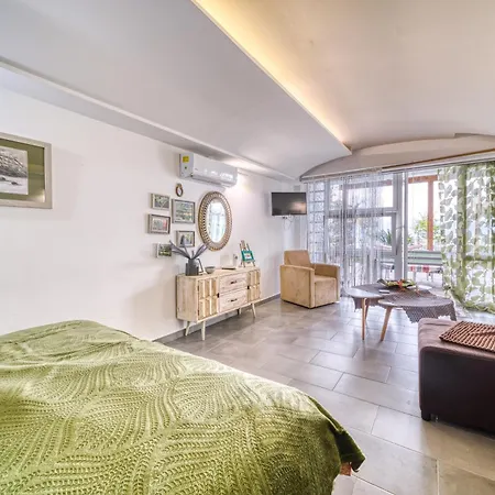 Magical View 2 Asproneri,